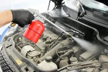 Чем лучше мыть двигатель автомобиля своими руками?