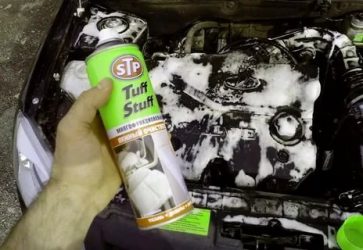 Чем лучше мыть двигатель автомобиля своими руками?
