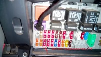 Как отключить абс на приоре?