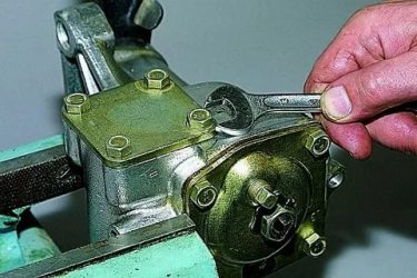 Как подтянуть рулевую колонку на ниве?