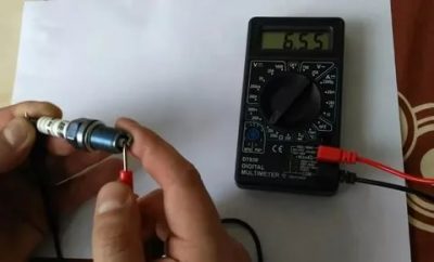 Как проверить сопротивление свечи зажигания мультиметром?