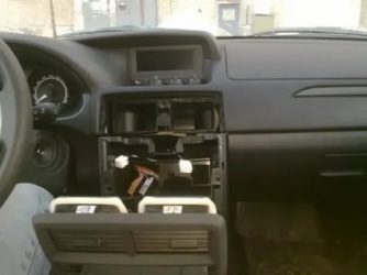 Как разобрать переднюю панель на приоре?