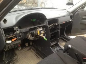 Как разобрать переднюю панель на приоре?