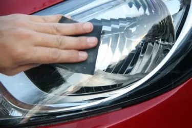 Как самостоятельно отполировать фары автомобиля?