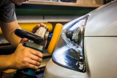 Как самостоятельно отполировать фары автомобиля?