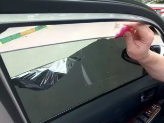 Как снять старую тонировку с автомобиля?