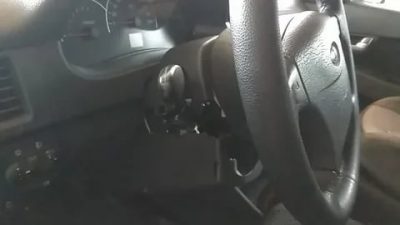 Как включить задний дворник на приоре?