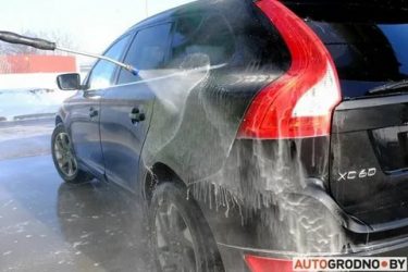 Нужно ли смывать воск на автомойке?