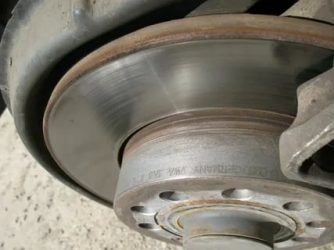 При каком износе нужно менять тормозные диски?