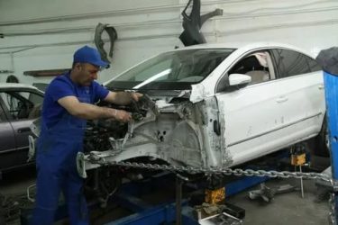В автосервисе сломали машину что делать?