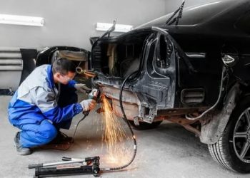 В автосервисе сломали машину что делать?