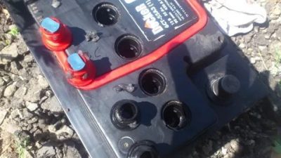 Выкипел электролит в аккумуляторе что делать?