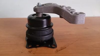 Замена левой опоры двигателя поло седан